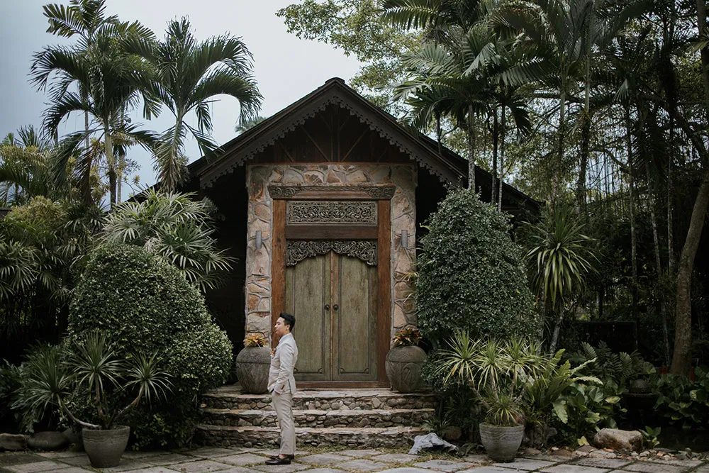 Photo by TRBAN Photography. theweddingnotebook.com