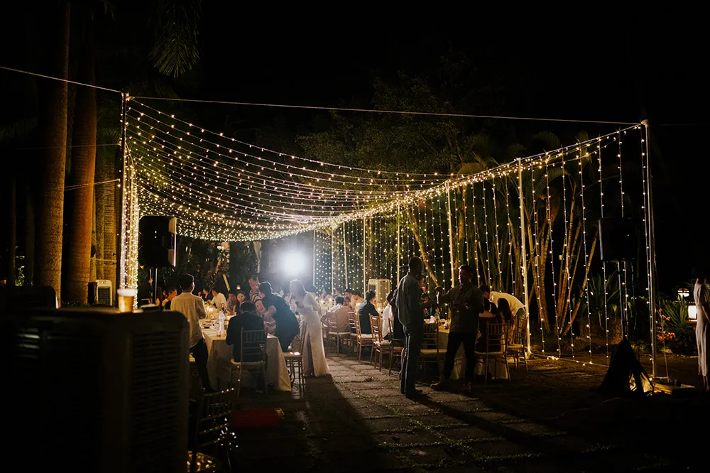 Photo by TRBAN Photography. theweddingnotebook.com