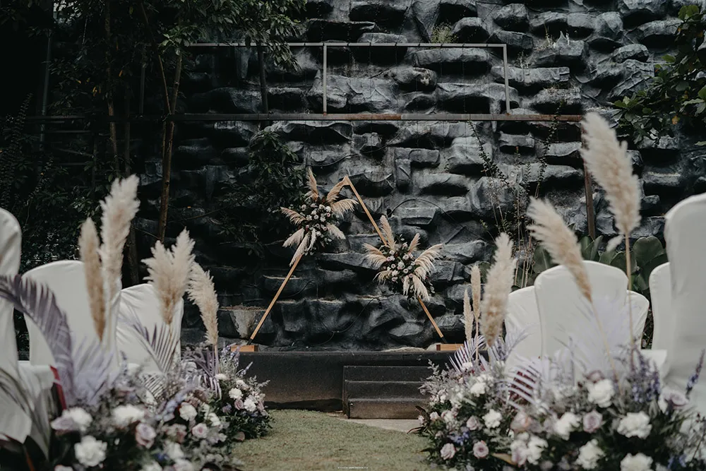 Photo by Basetime Production. theweddingnotebook.com