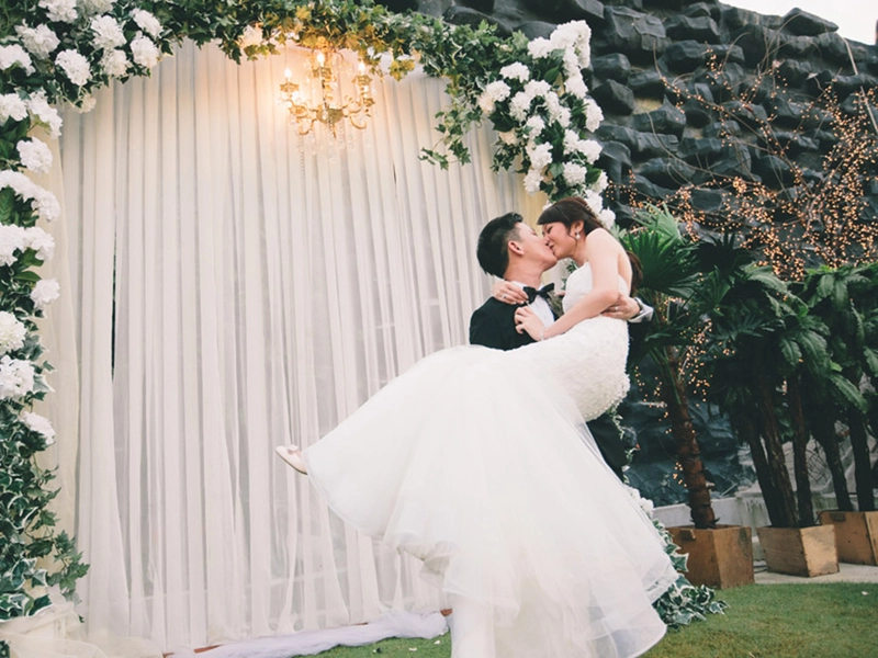 An Outdoor Wedding Reception At Zebra Square