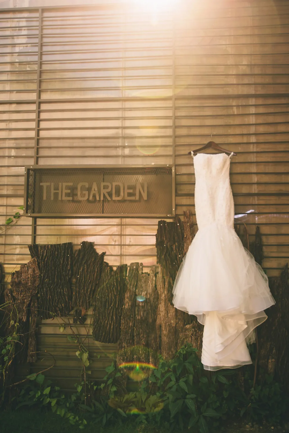 Photo by Iyao Photography. theweddingnotebook.com
