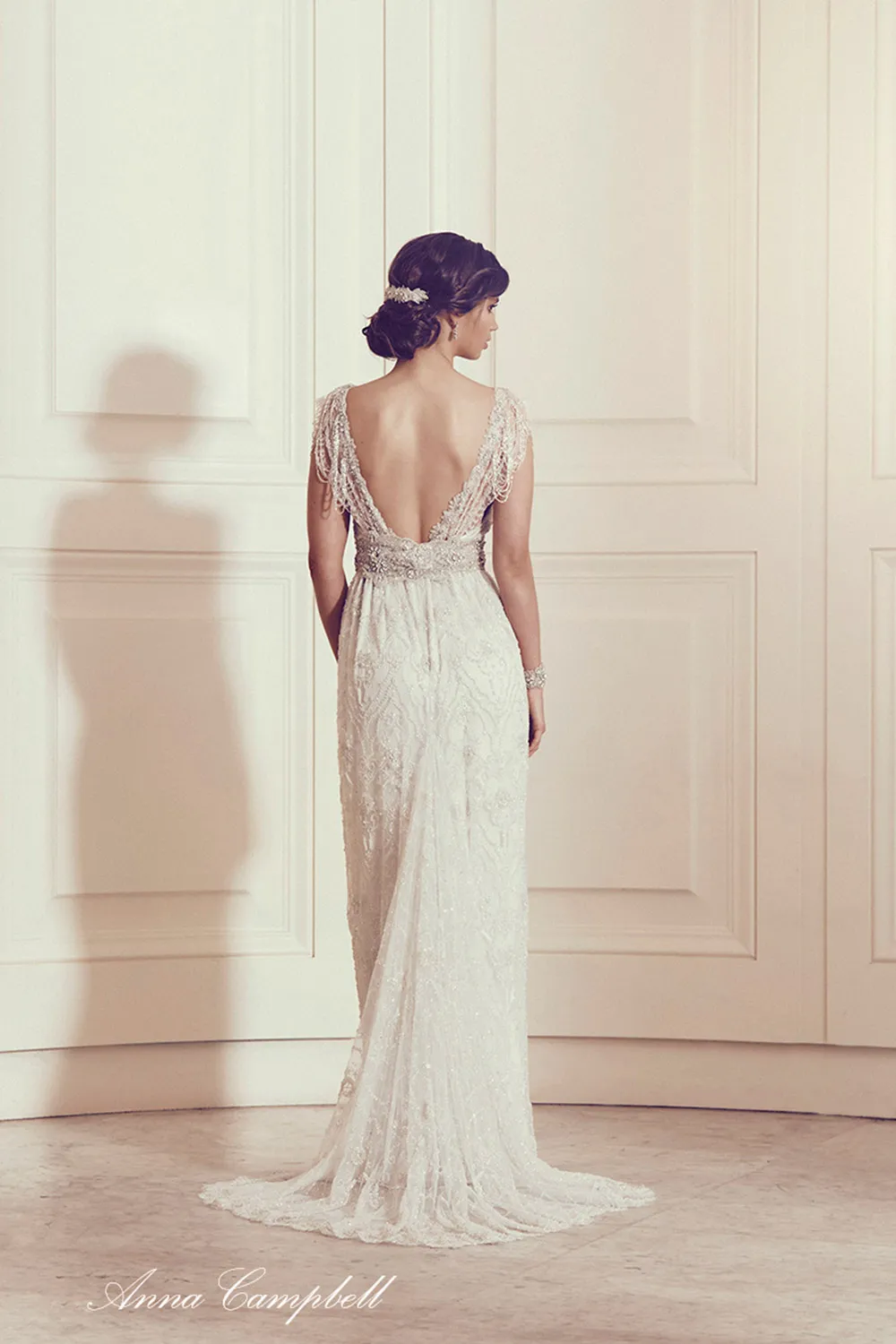 Ashlyn - Anna Campbell 2016 Collection. theweddingnotebook.com