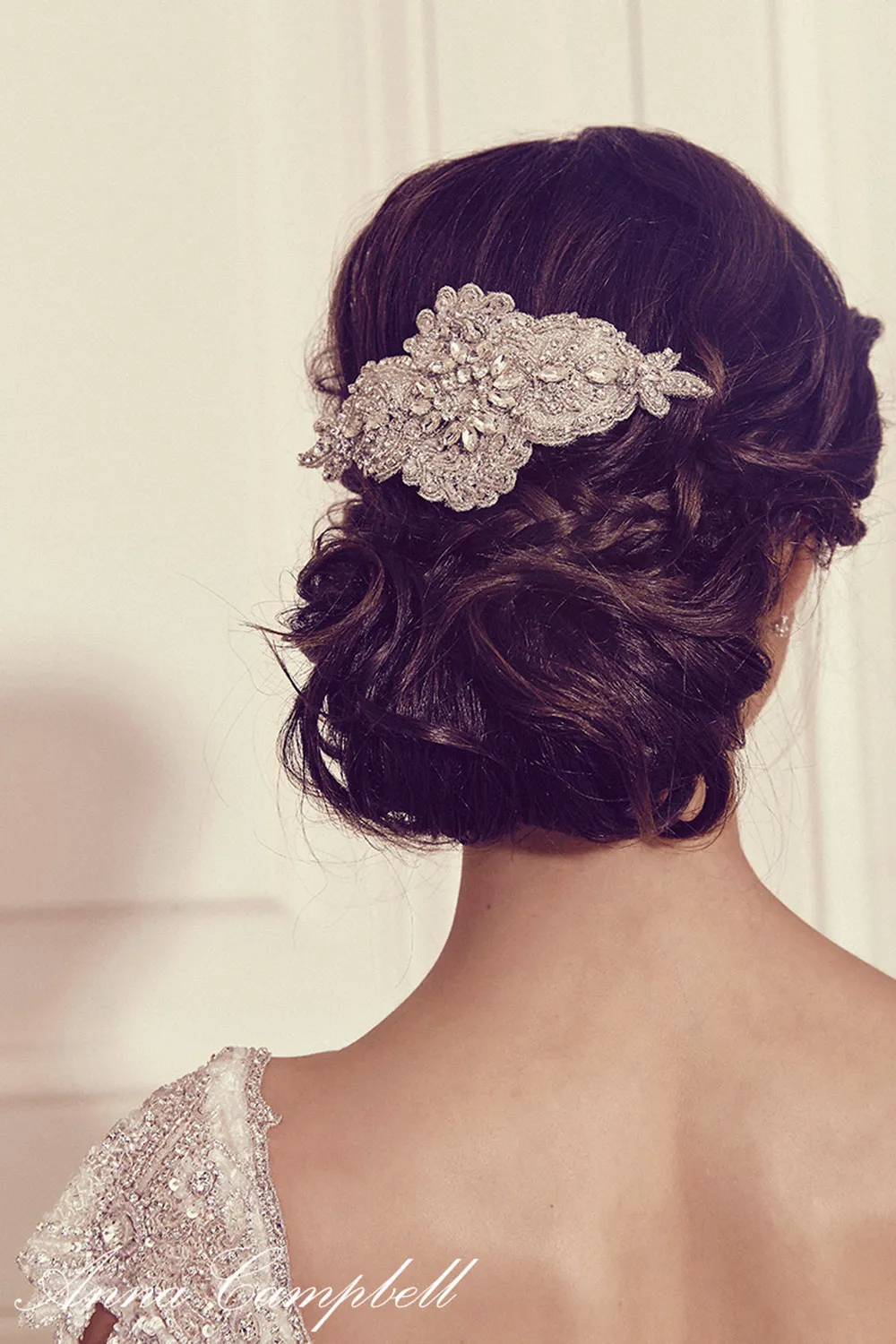Julia Comb - Anna Campbell 2016 Collection. theweddingnotebook.com