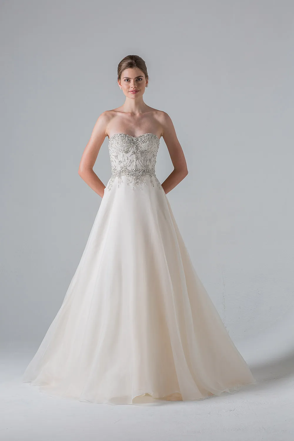 Reverie - Anne Barge Couture Spring 2016 Collection. theweddingnotebook.com