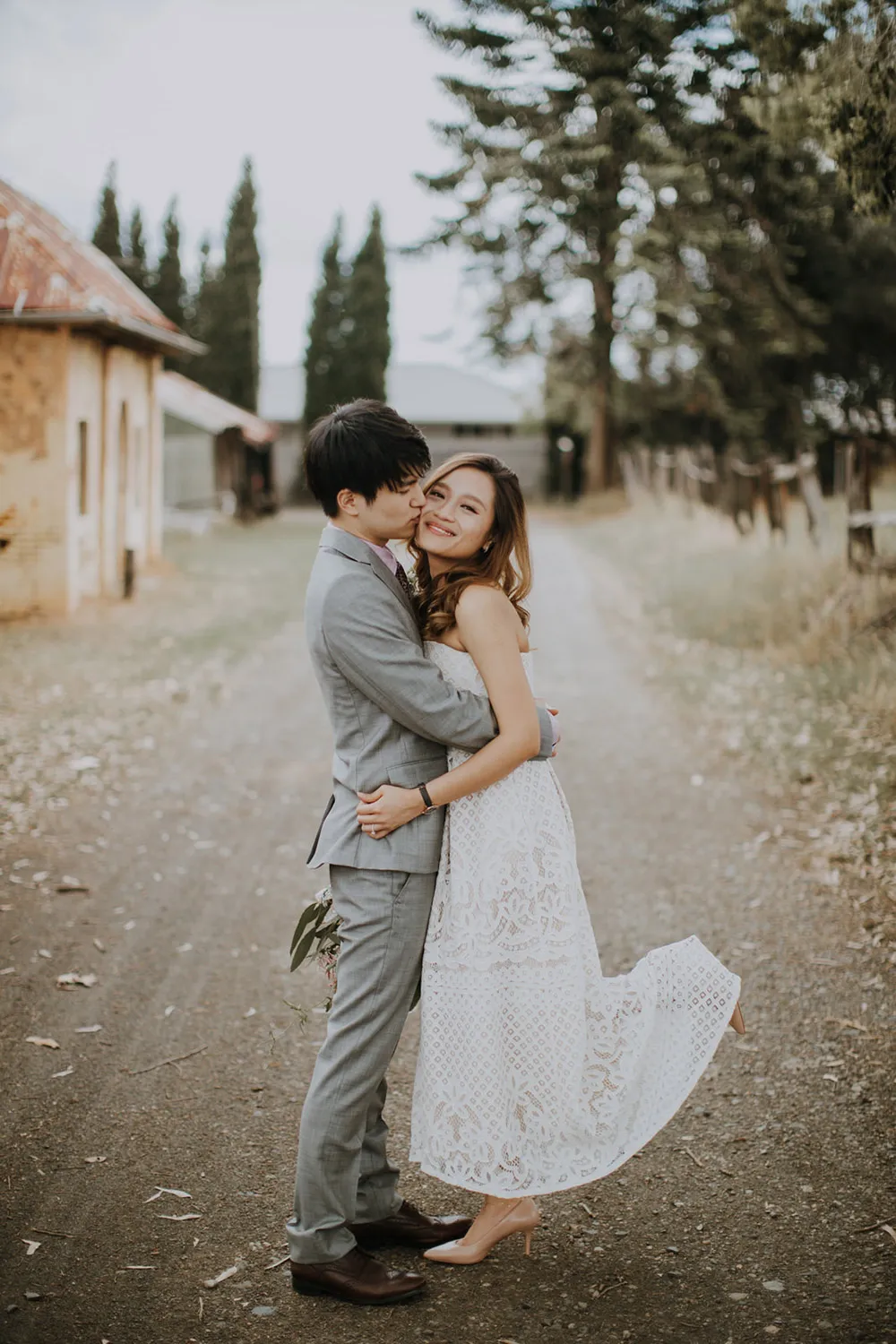 Photo by Wedding Gallery Studio. theweddingnotebook.com