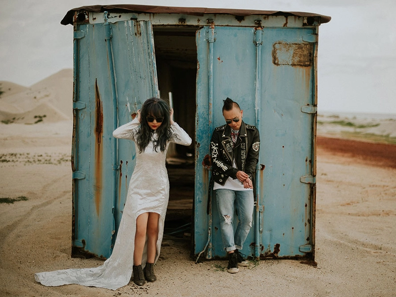 Avant-Garde Wedding Portraits On The White Sand Dunes Of Klebang, Malacca