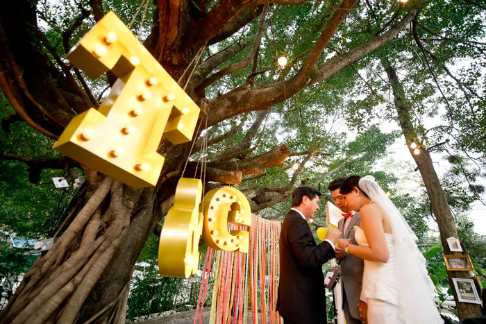 Daren Chong Photography. Event Styling by Bliss &amp; Glitz. theweddingnotebook.com