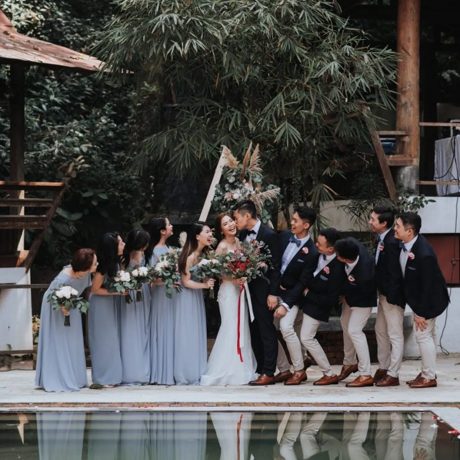 Zach Chin of Munkeat Studio. theweddingnotebook.com