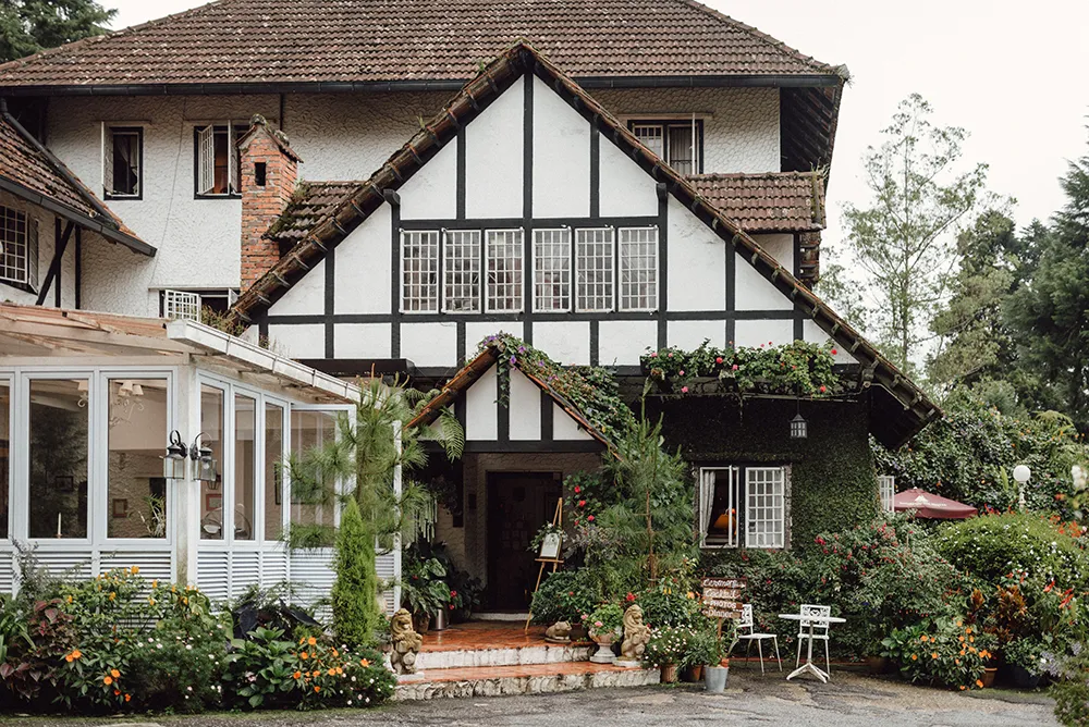 Photo by Peter Herman Photography. theweddingnotebook.com