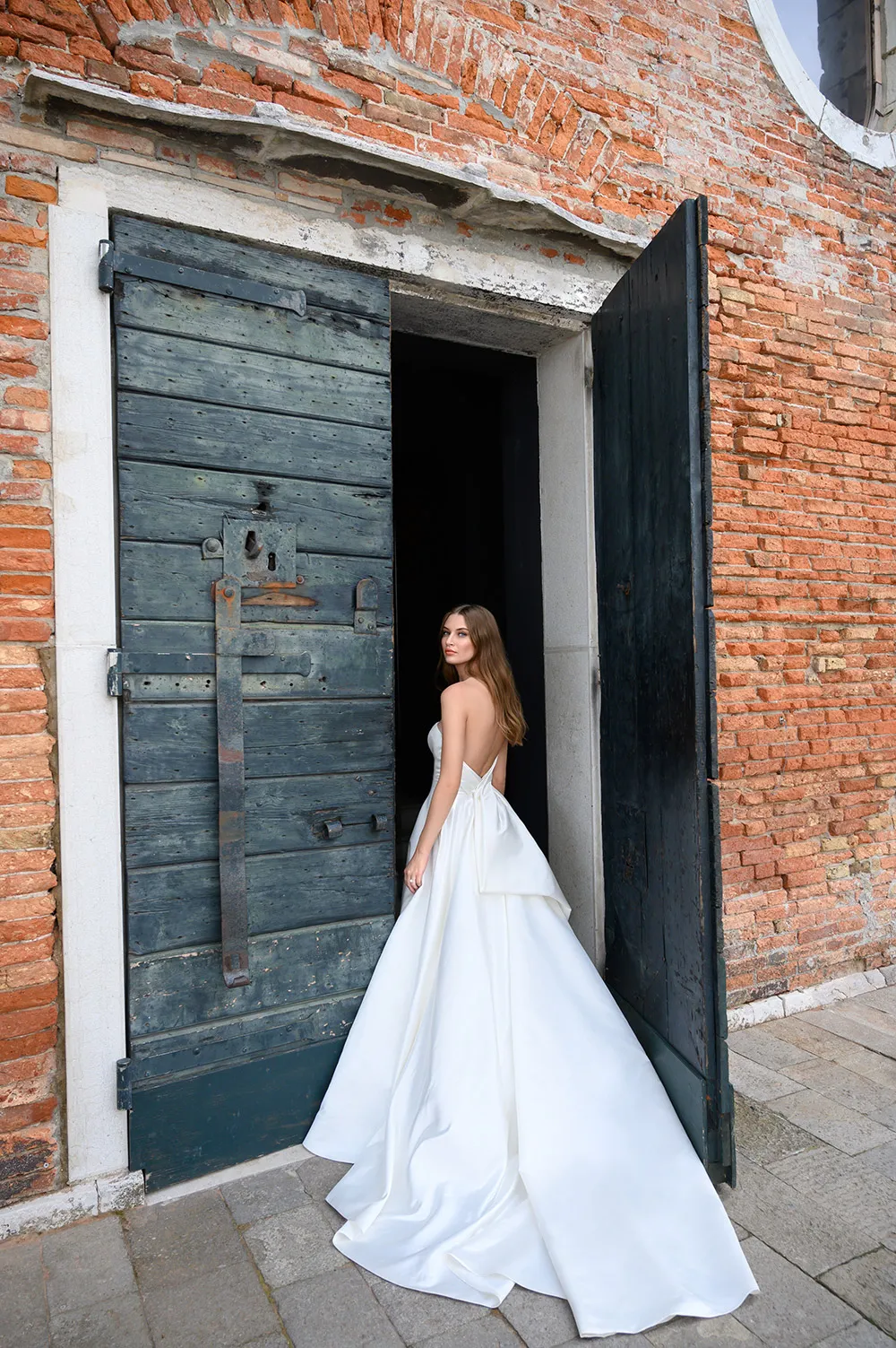 Bliss Monique Lhuillier Fall 2020 Bridal Collection. theweddingnotebook.com