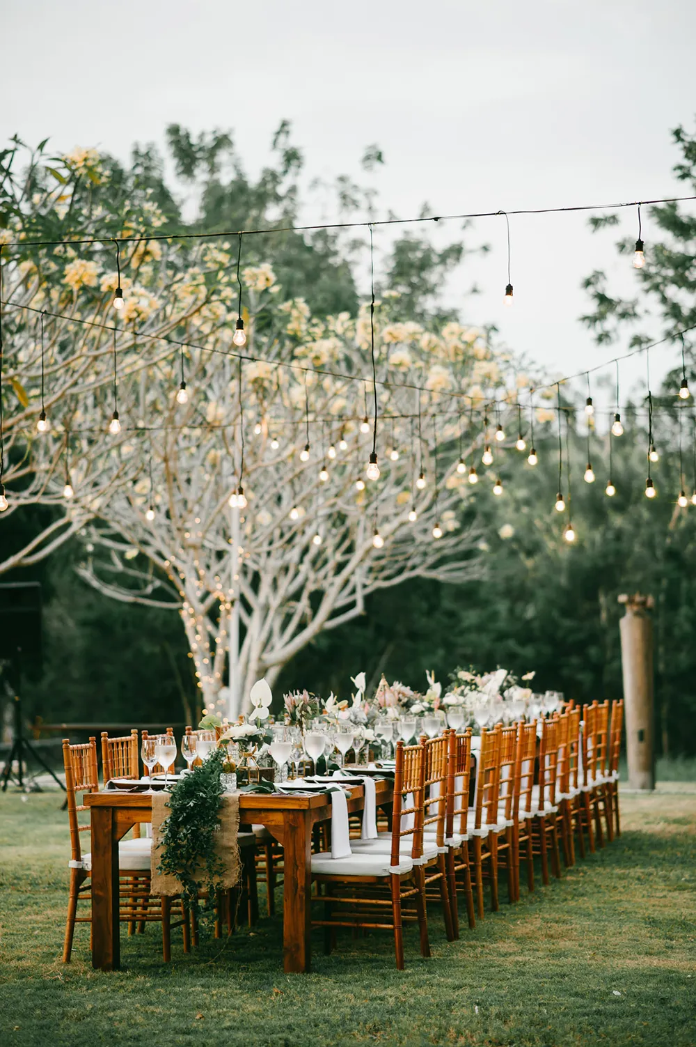 Photo by Diktatphotography. theweddingnotebook.com