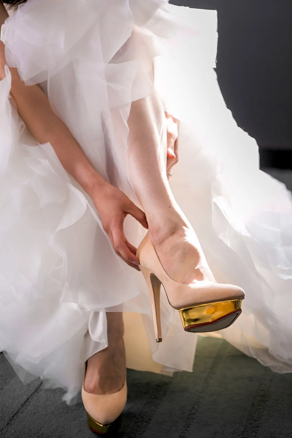 Photo by Alex Tan Photography. theweddingnotebook.com