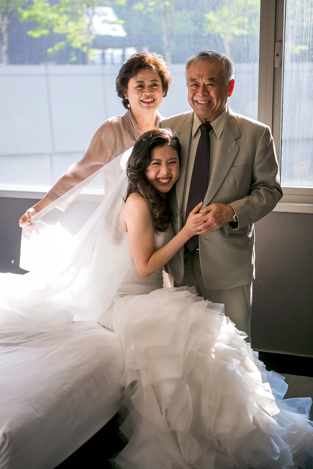 Photo by Alex Tan Photography. theweddingnotebook.com