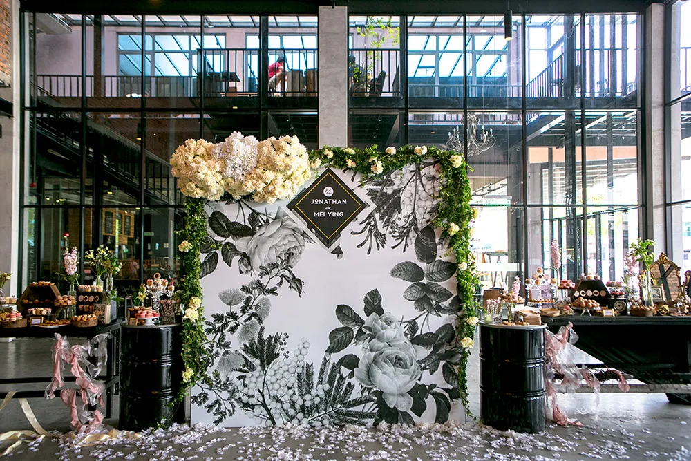 Photo by Alex Tan Photography. theweddingnotebook.com