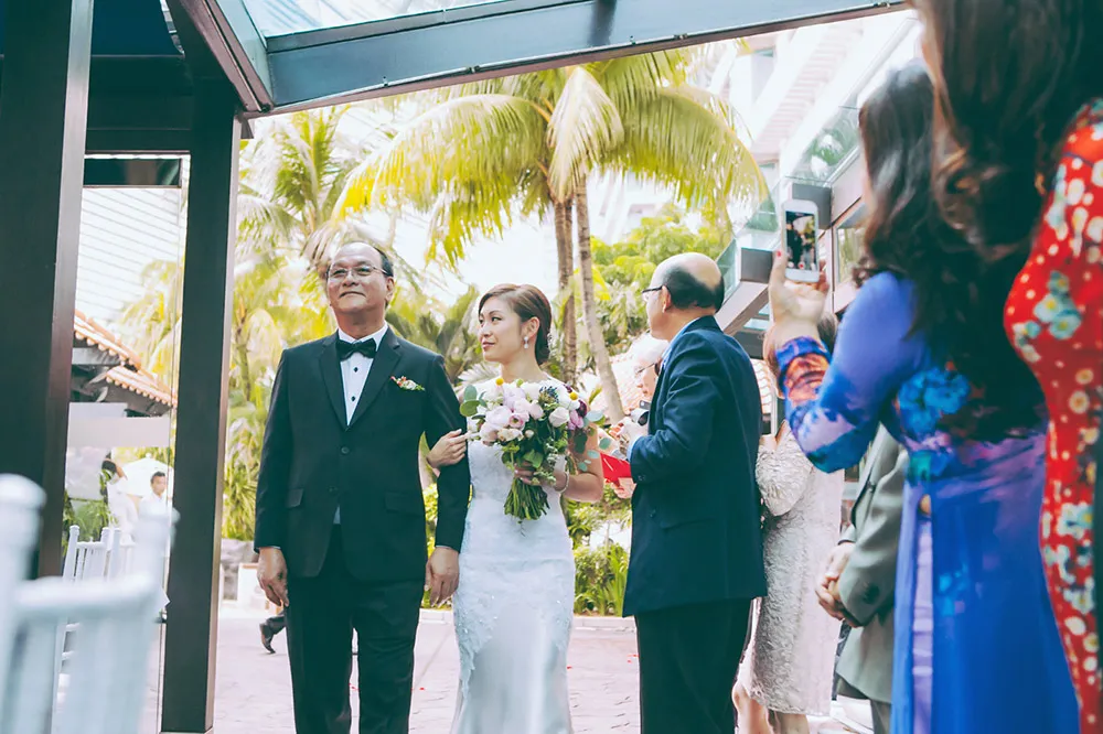 Photo by ZA Gallery. theweddingnotebook.com