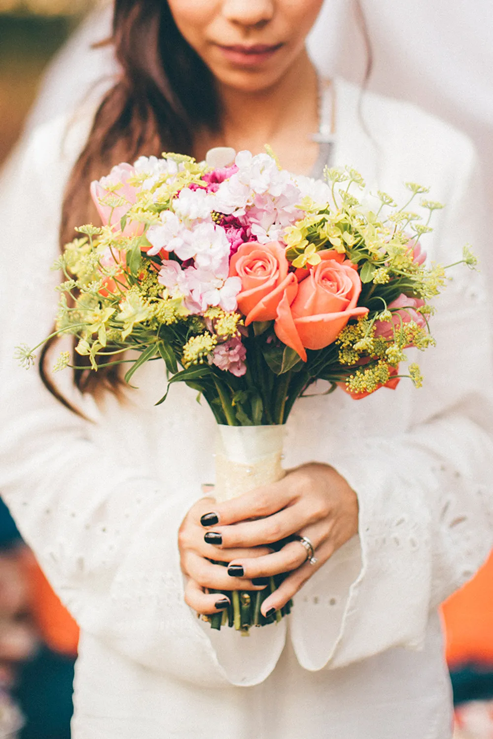 Photo by Hellojanelee Photography. theweddingnotebook.com