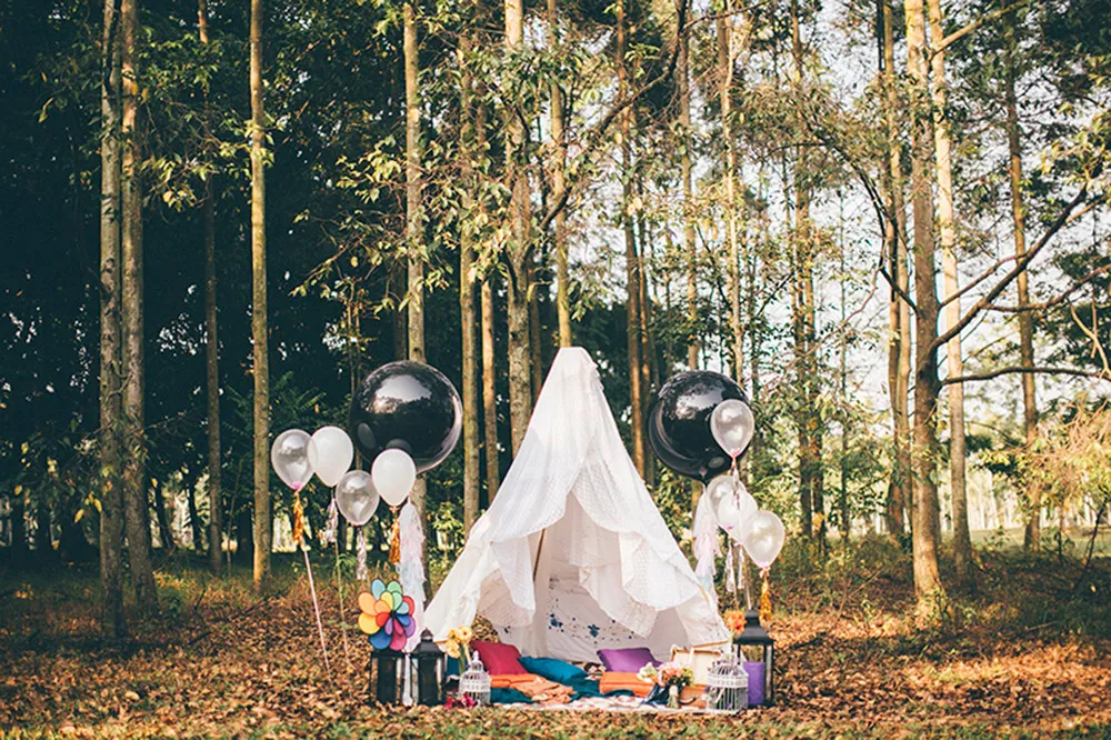 Photo by Hellojanelee Photography. theweddingnotebook.com