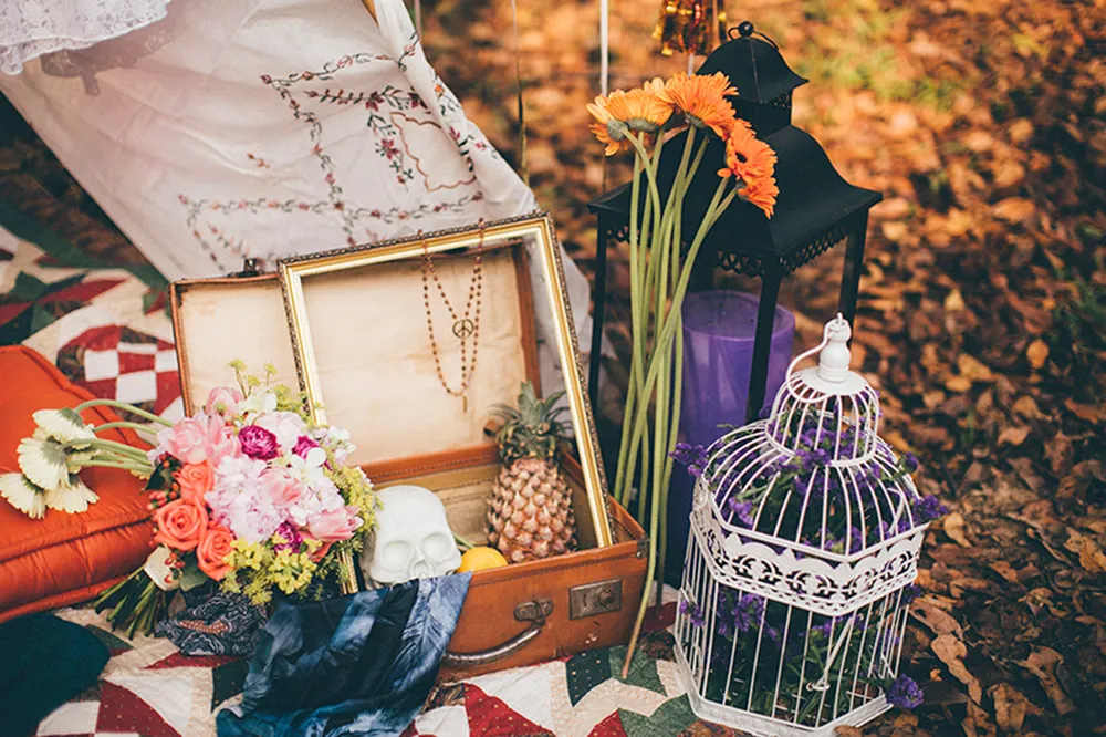 Photo by Hellojanelee Photography. theweddingnotebook.com