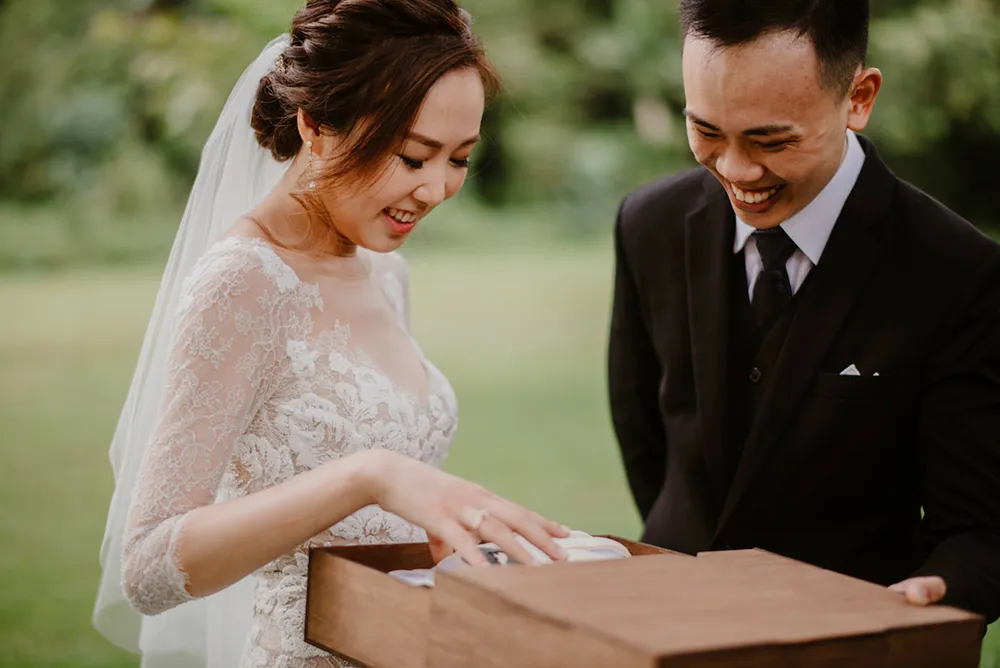 Photo by Bloc Memoire Photography. theweddingnotebook.com