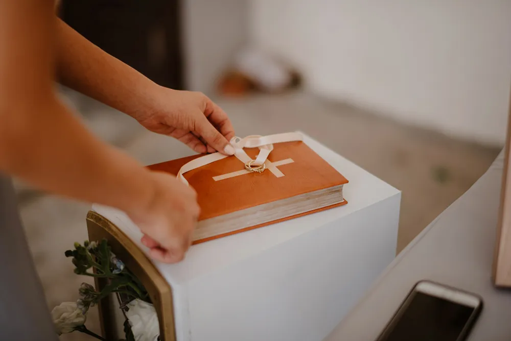 Photo by Bloc Memoire Photography. theweddingnotebook.com