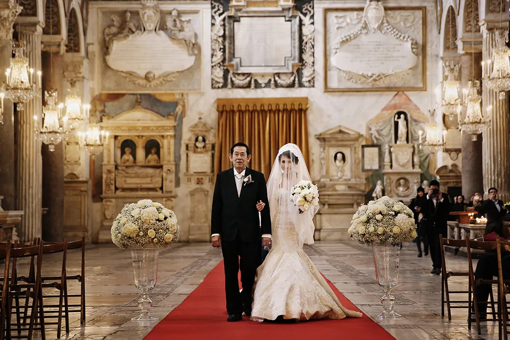 Photo by Axioo Photography. theweddingnotebook.com