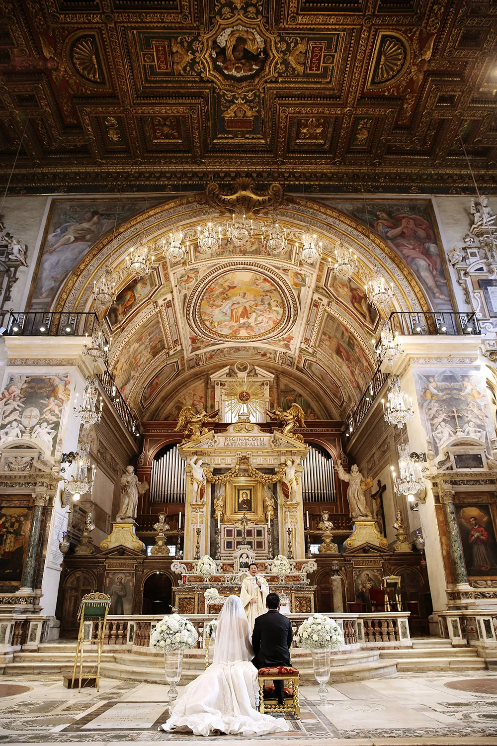 Photo by Axioo Photography. theweddingnotebook.com