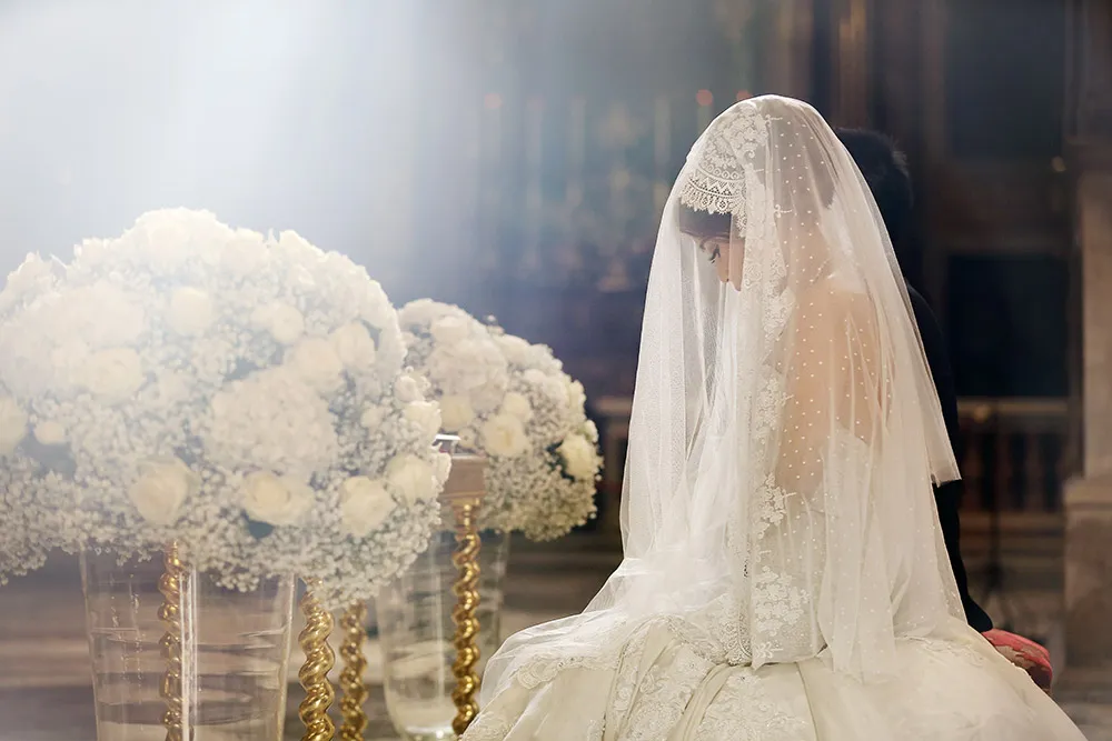 Photo by Axioo Photography. theweddingnotebook.com