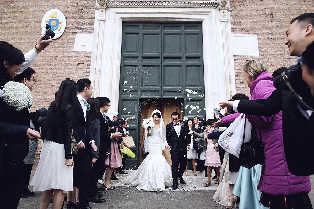 Photo by Axioo Photography. theweddingnotebook.com