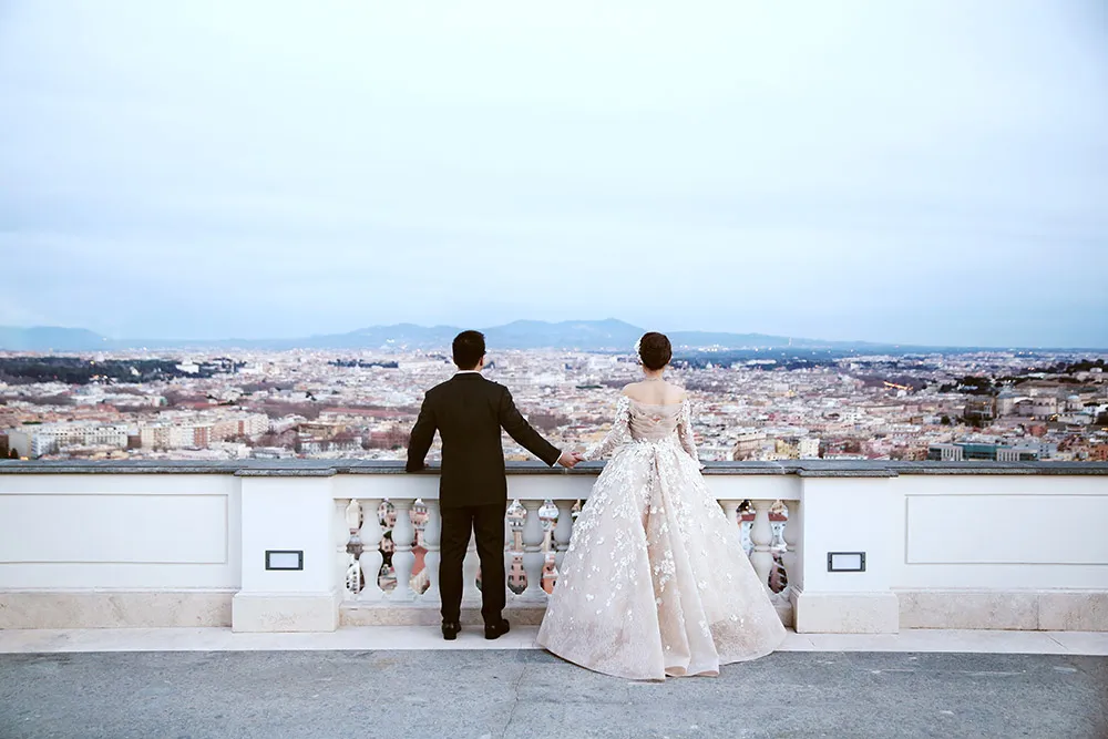 Photo by Axioo Photography. theweddingnotebook.com