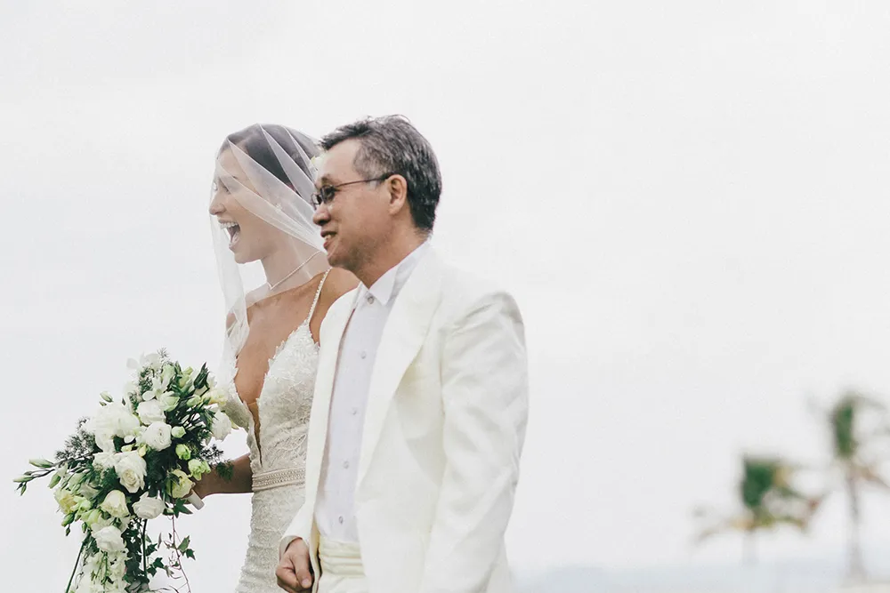 Photo by Andy Phe Photography. theweddingnotebook.com