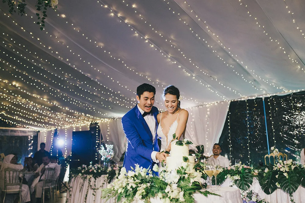 Photo by Andy Phe Photography. theweddingnotebook.com