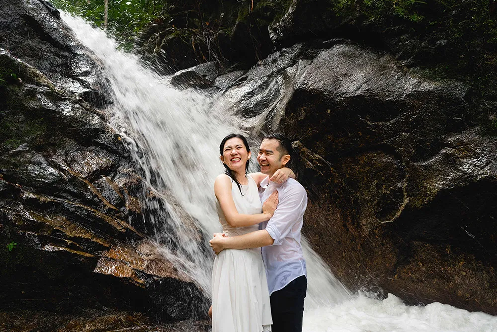 Photo by Pause Studios. theweddingnotebook.com