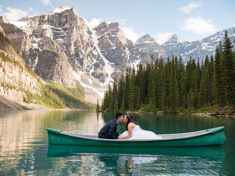 Bridal Portraits In The Great Outdoors Of Canada