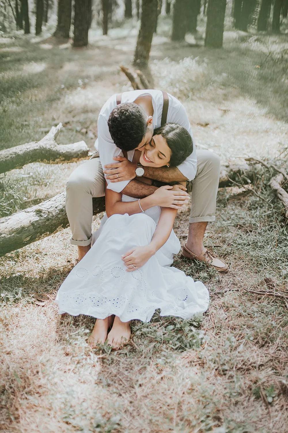Photo by Munkeat Photography. theweddingnotebook.com