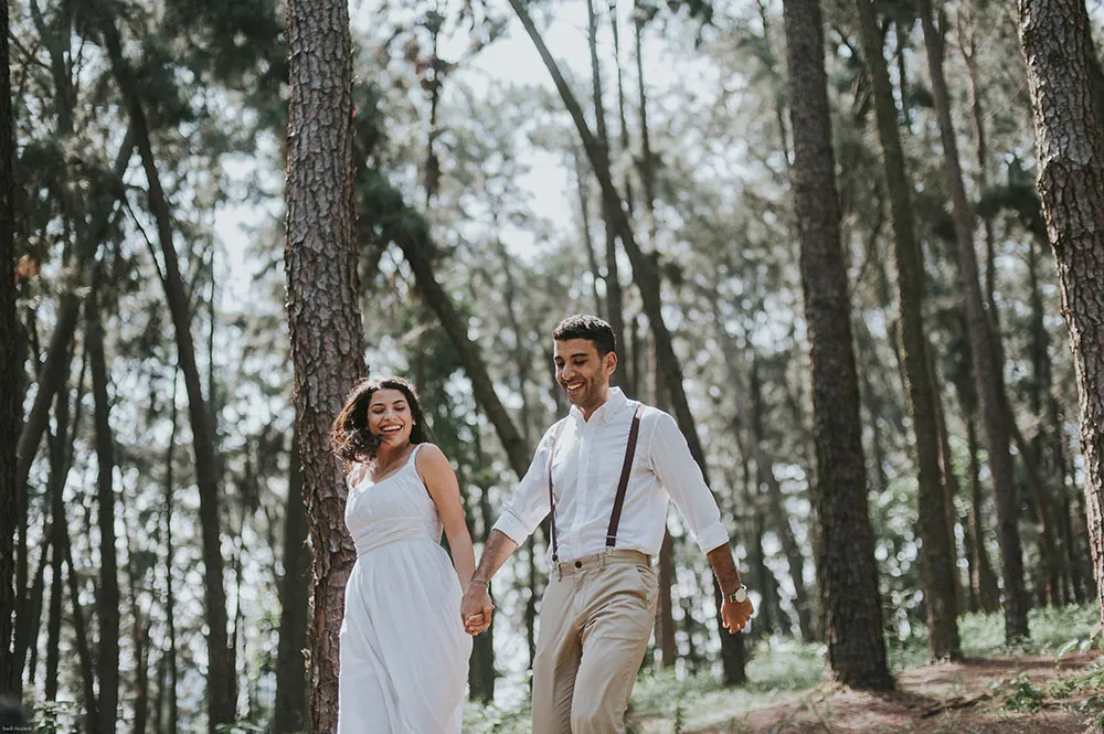 Photo by Munkeat Photography. theweddingnotebook.com