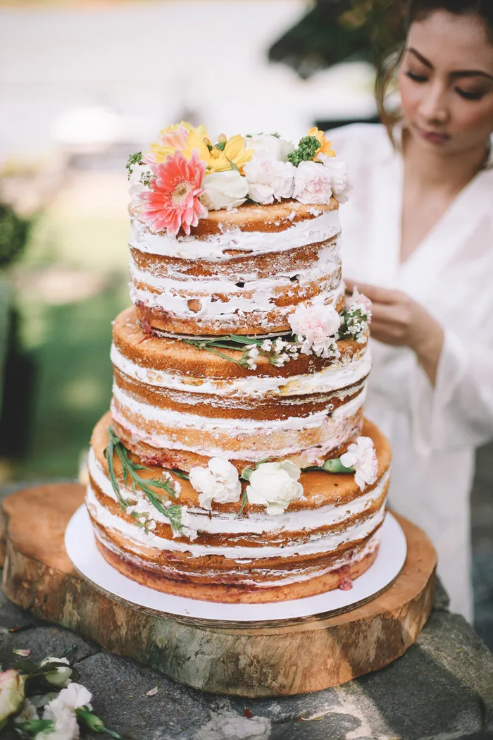 Photo by Erwin Leyros Photography. theweddingnotebook.com