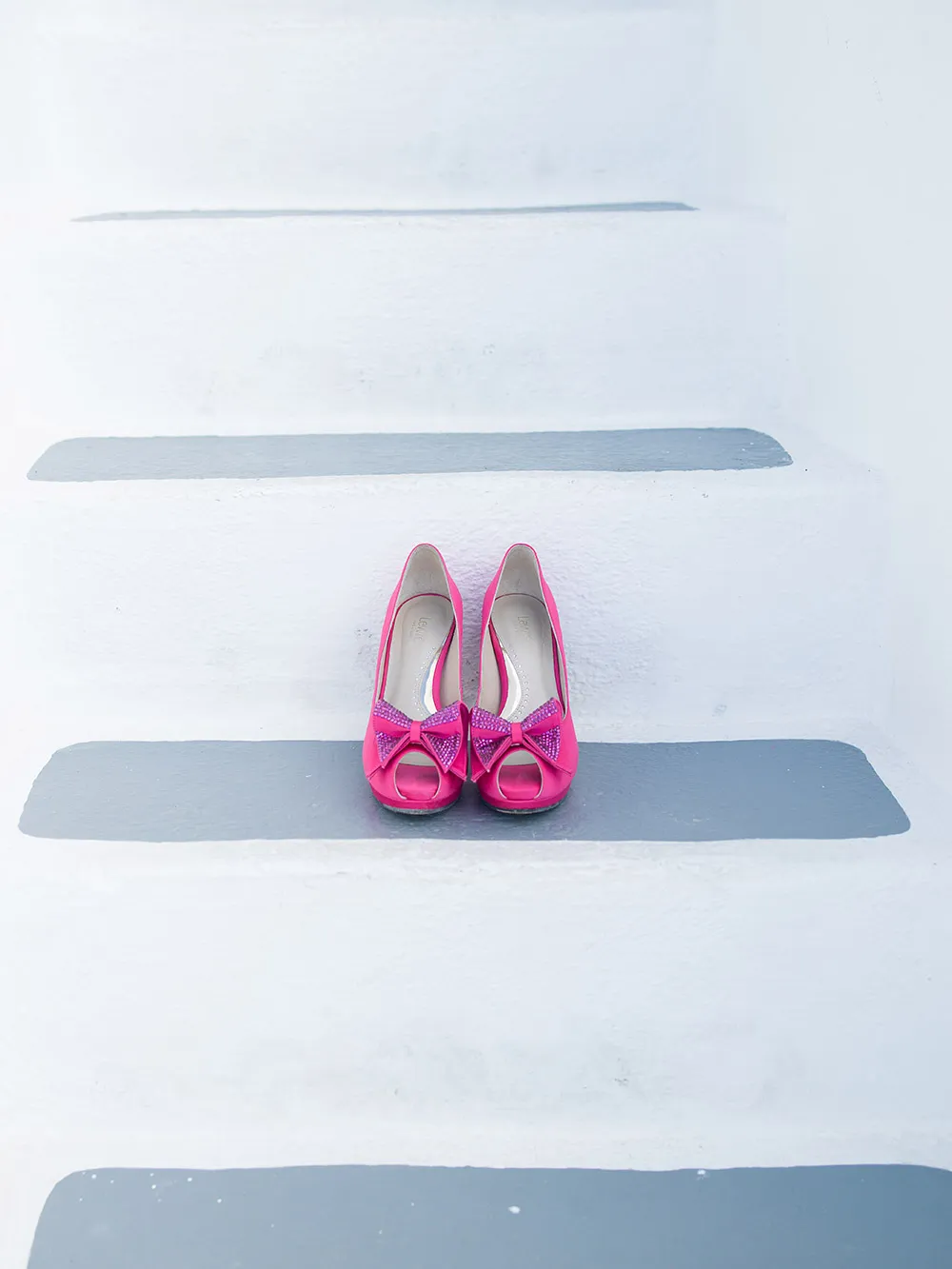 Destination wedding in Santorini. Photo by Sunrise Greece. theweddingnotebook.com