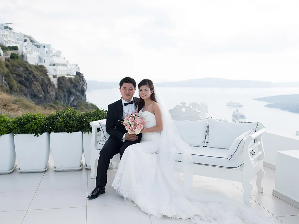Destination wedding in Santorini. Photo by Sunrise Greece. theweddingnotebook.com