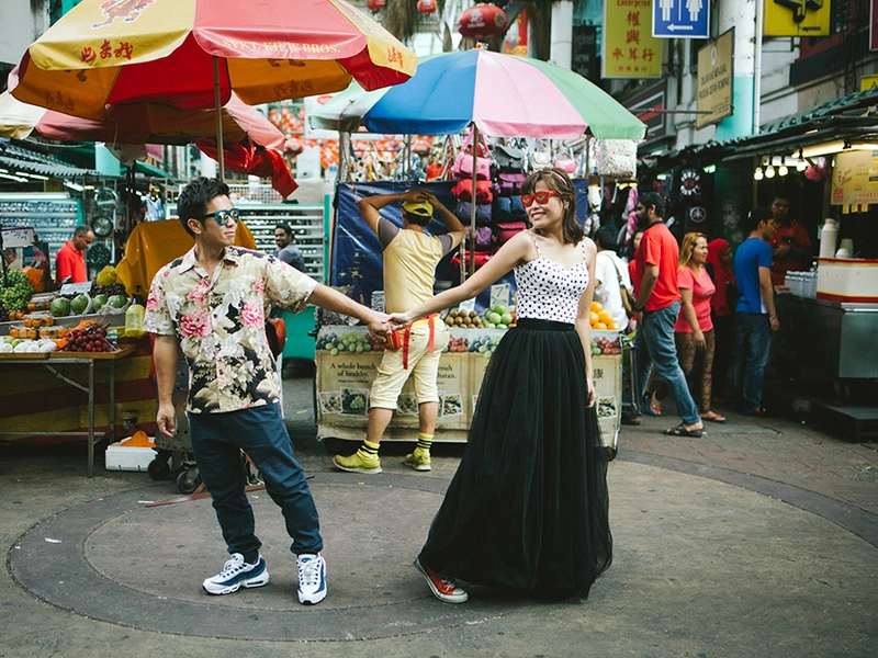 Cheeky and Colourful Bridal Portraits in Chinatown