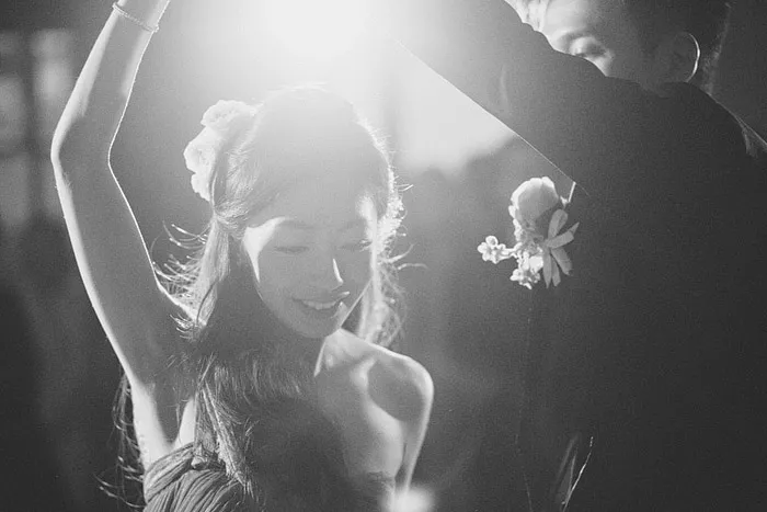 theweddingnotebook.com.Photography by History Studio. First dance