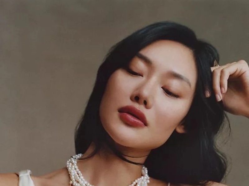 Choosing the Perfect Necklace for Your Wedding Dress