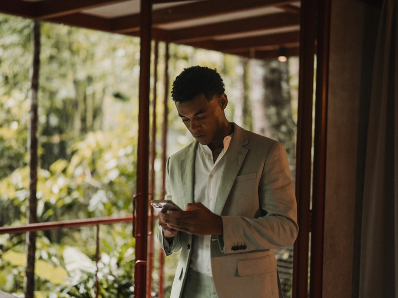 Choosing the Perfect Wedding Suit Fabric for An Outdoor Wedding