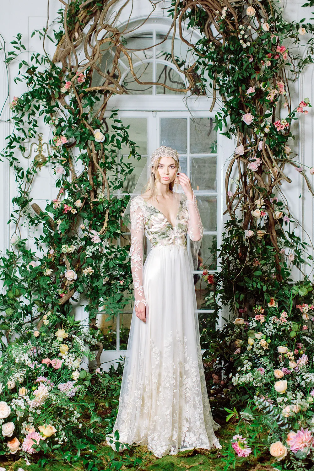 Primavera - Claire Pettibone 2017 Bridal Collection. Photo by Kayla Barker. theweddingnotebook.com