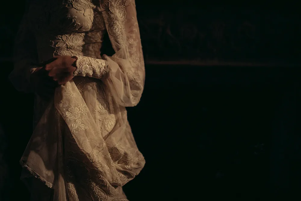 Chrysanthemum - Claire Pettibone 2017 Bridal Collection. Photo by Dan O’Day. theweddingnotebook.com