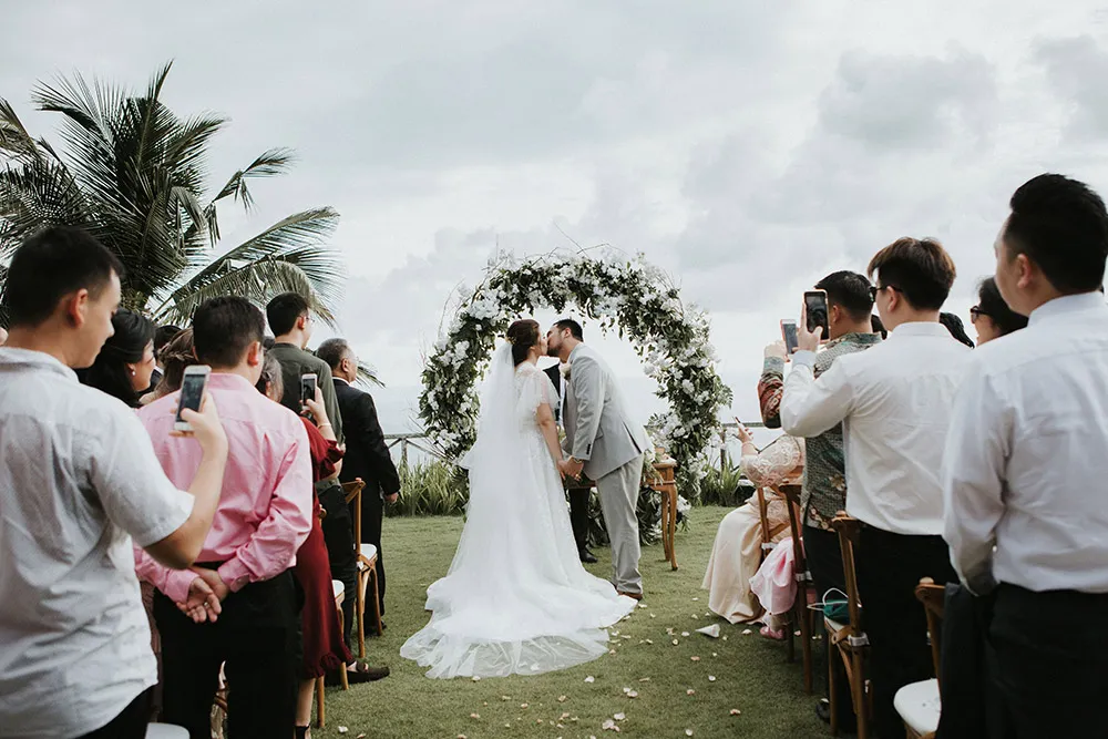 Photo by Iluminen. theweddingnotebook.com