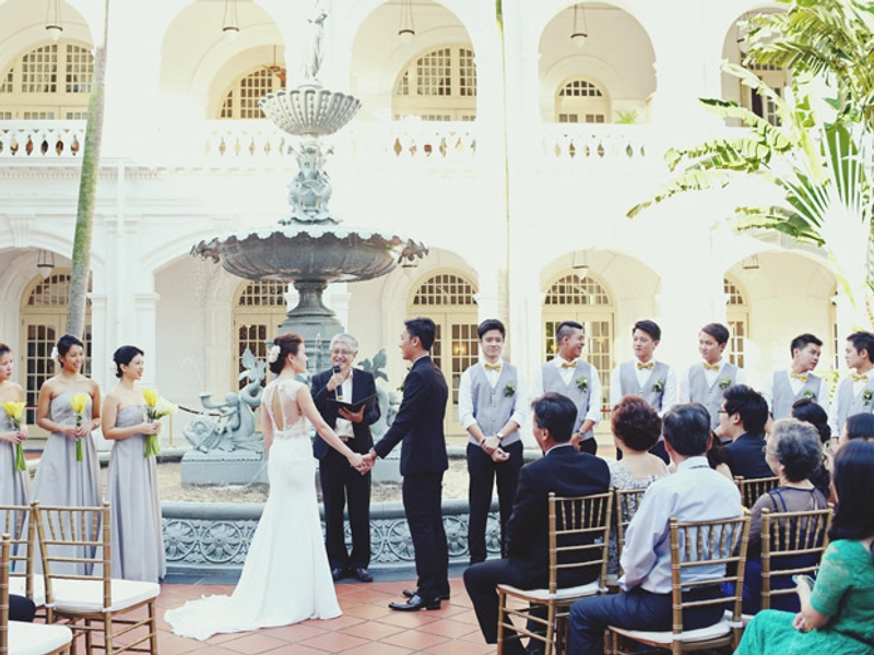 A Classic Outdoor Wedding At Raffles Hotel Singapore