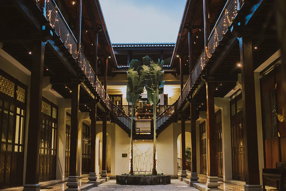 Photo by Louis Loo Photography. theweddingnotebook.com