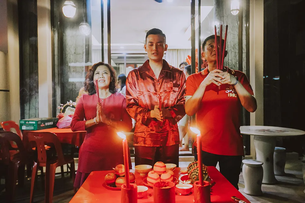 Photo by Louis Loo Photography. theweddingnotebook.com