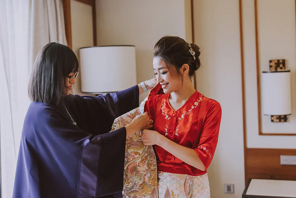 Photo by Louis Loo Photography. theweddingnotebook.com