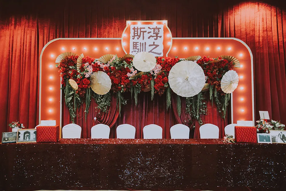 Photo by Louis Loo Photography. theweddingnotebook.com